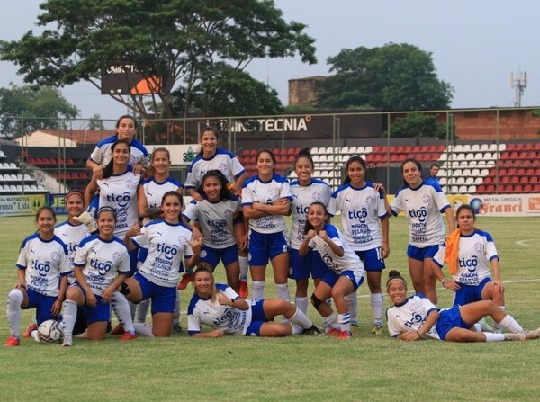 Último entrenamiento para enfrentar a Uruguay - APF
