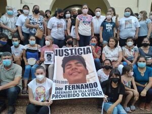 A dos años del asesinato de Fernando, sus padres claman “justicia y prohibido olvidar” - Nacionales - ABC Color