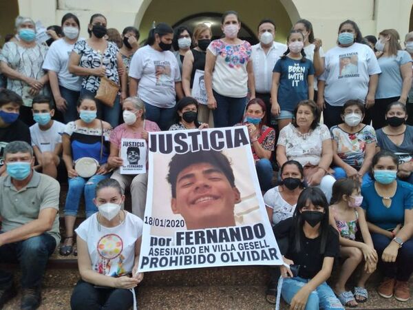 A dos años del asesinato de Fernando, sus padres claman “justicia y prohibido olvidar” - Nacionales - ABC Color