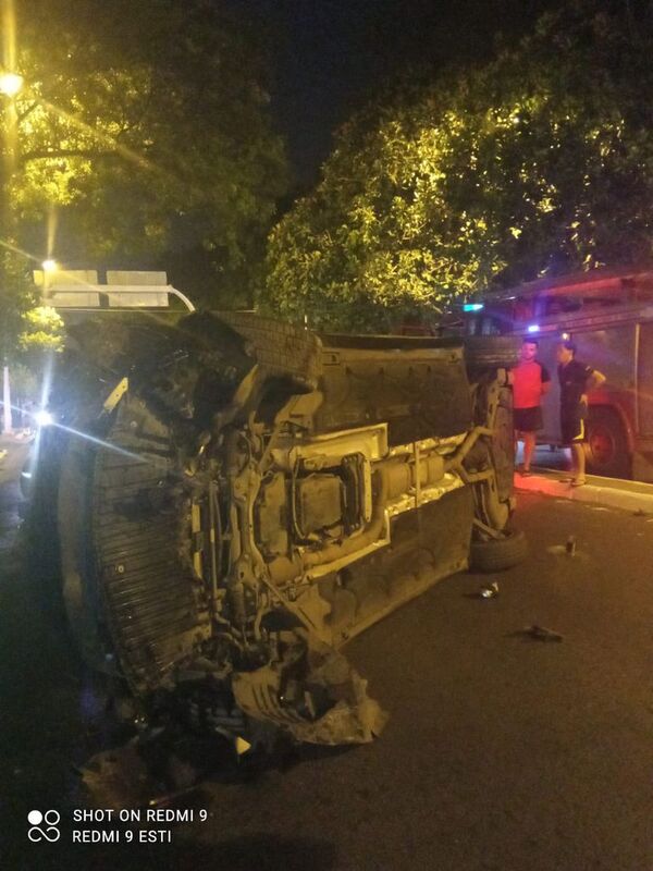 Choque y vuelco de vehículo deja un herido y daños materiales - Nacionales - ABC Color