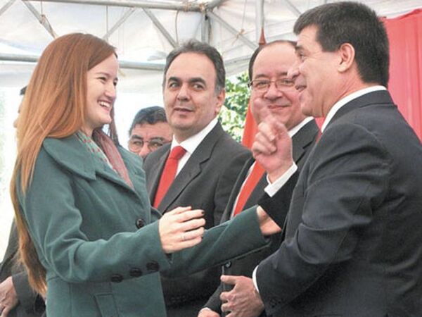 Soledad Núñez afirmó que concentración del poder de Cartes pone en peligro la democracia