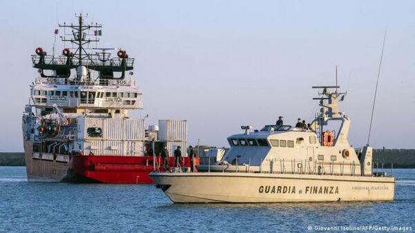 Italia autoriza al Ocean Viking atracar en Sicilia con 247 migrantes