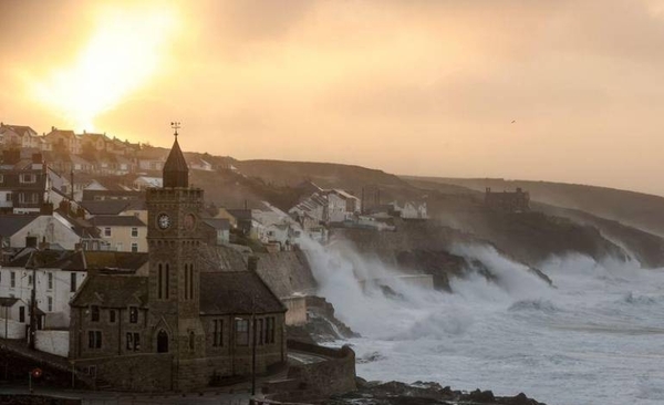 Diario HOY | Tormenta Eunice se abate sobre el norte de Europa y deja nueve muertos