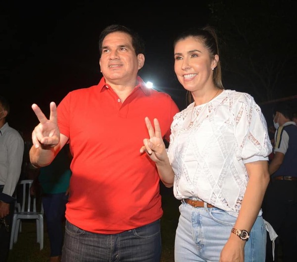 Precanditada destaca trabajo de gobernador y afirma que quiere imitarlo - ADN Digital