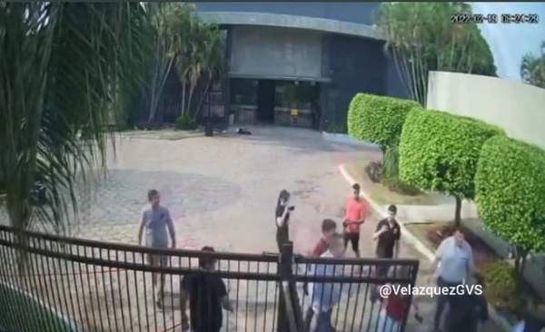 Diario HOY | Turba ataca a director del Mercado 4: sufrió fractura de cráneo y derrame ocular