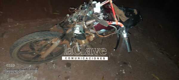 Motoqueiro veloz muere al estrellarse contra camión - La Clave