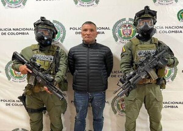 Narcotraficante ‘invisible’ une a exenemigos en Colombia