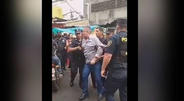 Detienen a Leonardo Ojeda tras golpiza al director del Mercado 4