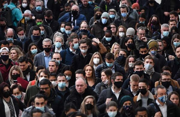 Inglaterra eliminará la obligación de aislarse para los contagiados de covid - Mundo - ABC Color