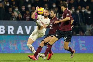 El líder Milan empata ante el colista en Italia - Fútbol - ABC Color