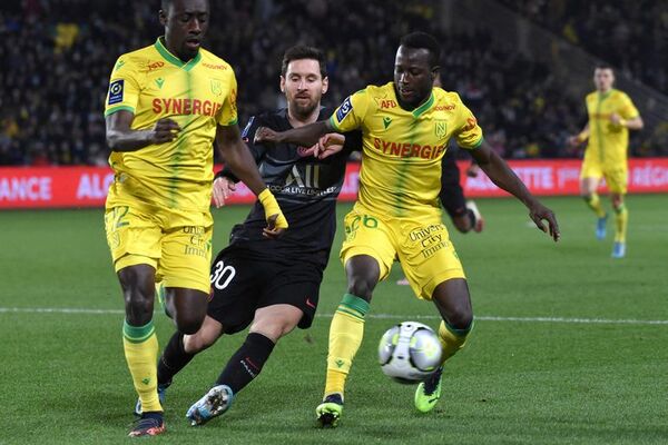Nantes vapulea al PSG de Messi en Francia - Fútbol - ABC Color
