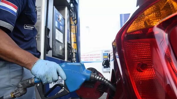 Paraguay está entre los países que tienen los combustibles más caros