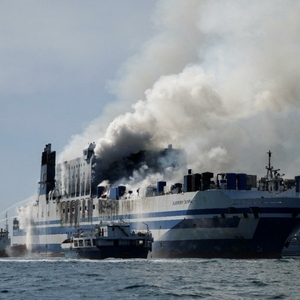 Rescatan vivo a uno de los 12 desaparecidos de ferry incendiado en Grecia - El Independiente