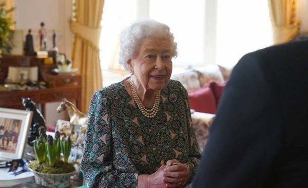 Diario HOY | La reina Isabel II de Inglaterra contrajo covid-19 con síntomas "leves"