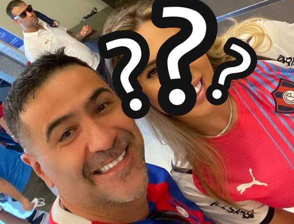 Crónica / ¡Roberto Pérez apareció al lado de la doña de un pelotero!
