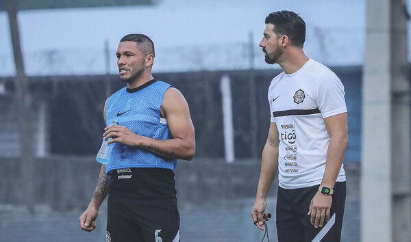 Los llamados por Julio César Cáceres para el clásico blanco y negro