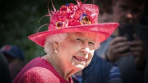 La Reina Isabel II da positivo a coronavirus