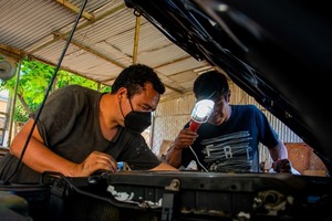 Por medio de programa penitenciario, mecánico de autos se abre camino a su reinserción social