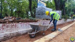 "Premian" a MES Ingeniería con otros 30 días para terminar costosa obra de plazas de Luque •