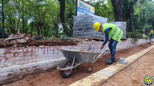 "Premian" a MES Ingeniería con otros 30 días para terminar costosa obra de plazas de Luque •