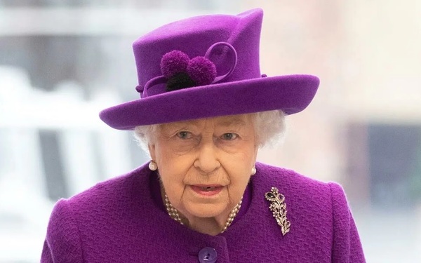 La Reina Isabel II dio positivo al COVID-19