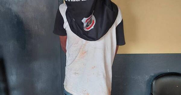 La Nación / Caaguazú: joven fue detenido y entró cantando y bailando a la comisaría