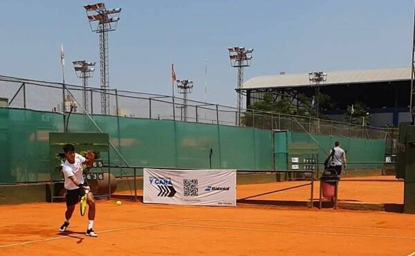 Crónica / Daniel Vallejo, listo para jugar el Banana Bowl 2022