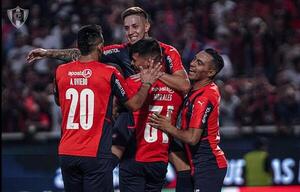 Cerro vibró en barrio Obrero, ganó al Aborigen y se perfila como líder del torneo