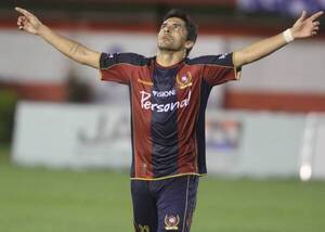 Crónica / Sa-Sa agiganta su leyenda de goleador del fútbol paraguayo