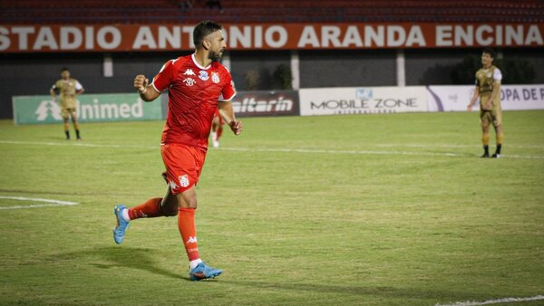 Santiago Salcedo, el goleador que sigue vigente y agiganta su leyenda