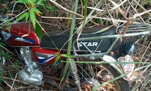 Encuentran motocicleta abandonada en yuyal
