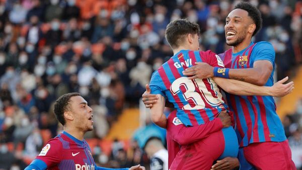 Un pragmático Barcelona no da opción al Valencia