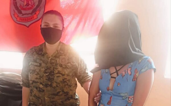 Mujer detenida tras intentar ingresar un proyectil de arma de fuego al Penal de Coronel Oviedo - Noticiero Paraguay