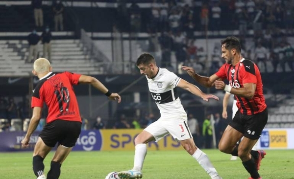 Diario HOY | Olimpia y Libertad dejan cuatro goles, dos expulsados y repartija de puntos