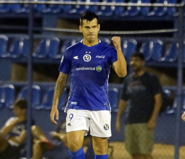 La “roja” no pesó al Azul - Fútbol - ABC Color