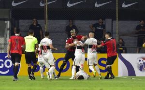 Olimpia 2-Libertad 2: al borde de un ataque de nervios - Fútbol - ABC Color