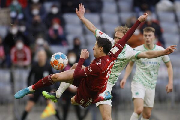 La Bundesliga, al ritmo de los goles de Lewandowski - Fútbol - ABC Color