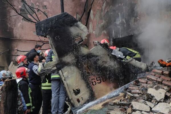 Un avión de combate iraní se estrelló contra una escuela en Tabriz: tres muertos