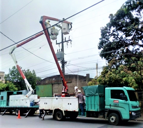 ANDE logró reponer el 90% del servicio eléctrico en ciudades afectadas por el temporal - .::Agencia IP::.