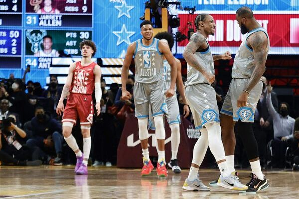 El Team LeBron volvió a ganar el Juego de las Estrellas de la NBA - Básquetbol - ABC Color
