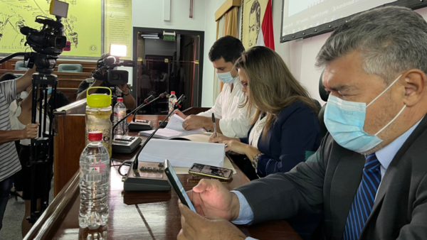 Diputados presentan libelo acusatorio - El Independiente