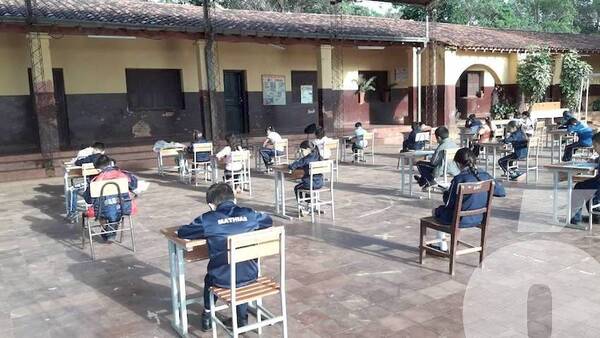 Crónica / Primer día de clases: profes anuncian movilización y demanda al Estado