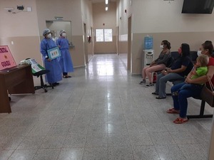 Mingueros continúan reclamando la falta de médicos en el hospital distrital - La Clave