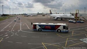 Grupo Lufthansa y Air France cancelan vuelos a Ucrania
