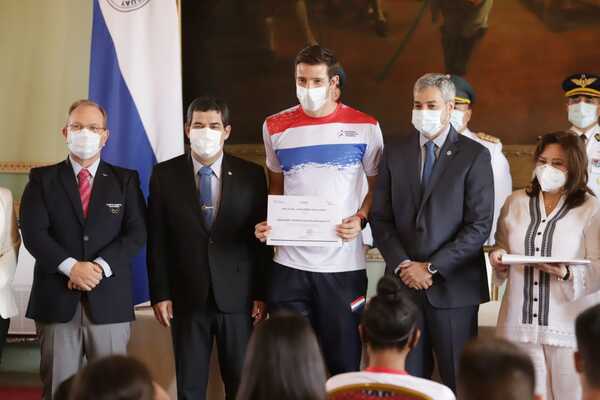 Paraguay duplica inversión y entrega becas deportivas a 239 atletas de élite - .::Agencia IP::.