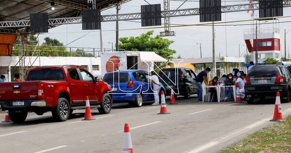 La Nación / Reportan buena concurrencia en el Rubén Dumot para la vacunación a niños