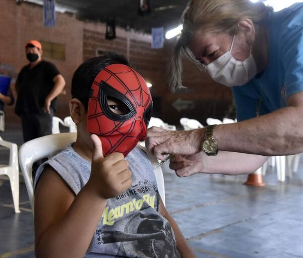 Niños pueden vacunarse contra el covid-19 en el ex-Aratirí desde hoy - Nacionales - ABC Color