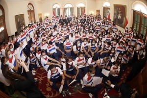 Paraguay duplica el apoyo y entrega becas deportivas a 239 atletas de élite