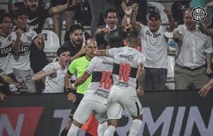 “Ayer Zárate le marcó nada más y nada menos que a Roque Santa cruz y lo hizo muy bien”