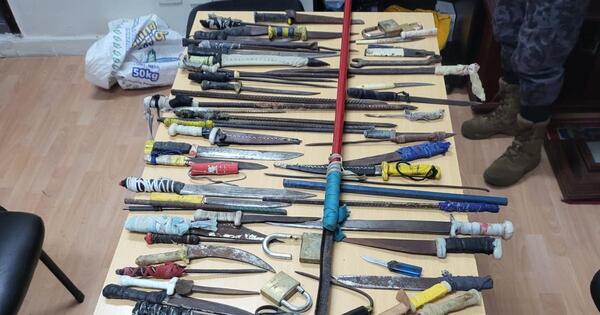 Requisan gran cantidad de armas blancas en Tacumbú y Concepción